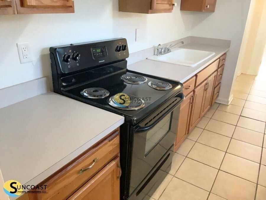 Building Photo - 478 W 58th St