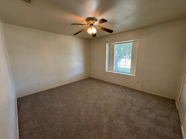 Building Photo - 4-Bedroom House for Rent in Killeen
