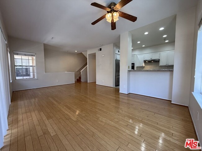 Building Photo - 13975 Lemoli Ave