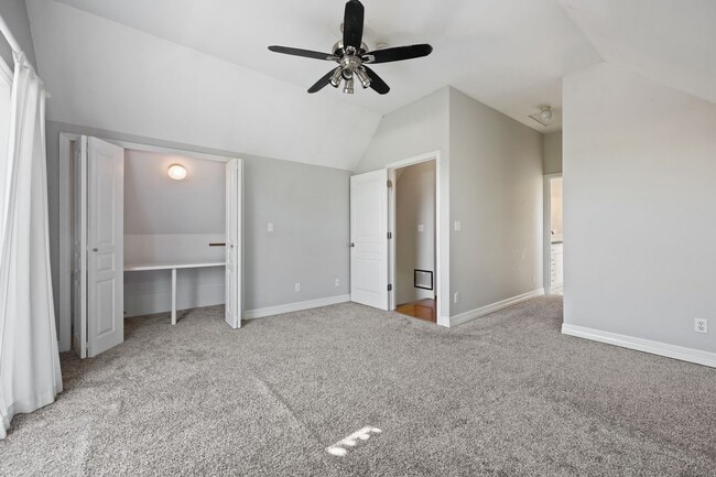 Building Photo - 2720 Sq. Ft. Character Home in downtown Ol...