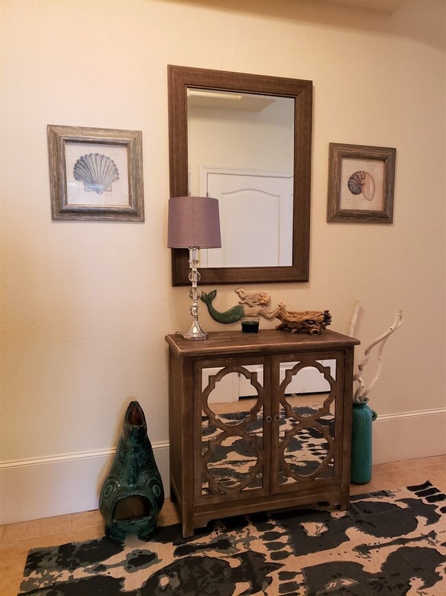 Building Photo - 201 W Capricorn Dr