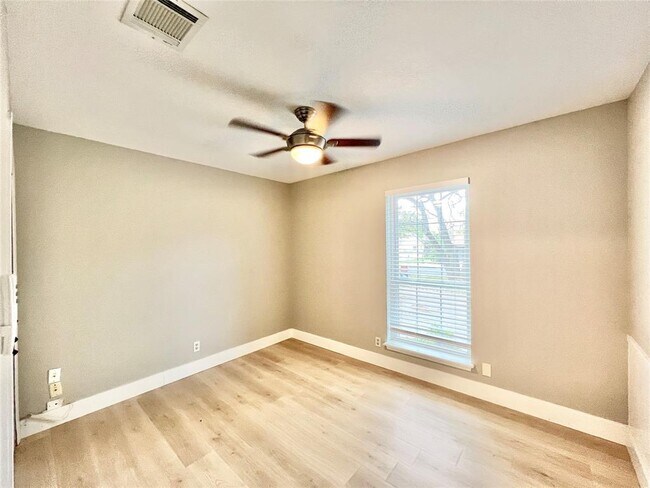 Building Photo - 11502 Toledo Dr