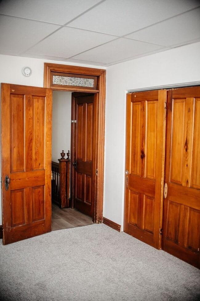 Building Photo - 352 S Catherine St