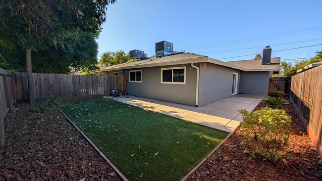 Building Photo - 2742 Edison Ave