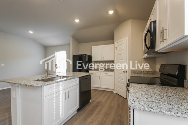 Building Photo - 6600 NW Kathleen St