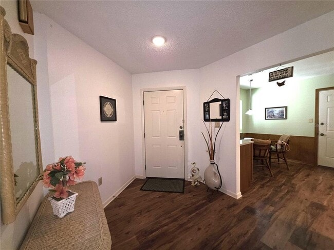 Building Photo - 804 Palm Harbor Ct