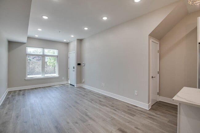 Building Photo - 2017 N College Ave