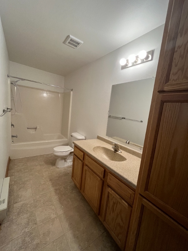 Building Photo - 2627 S 17th St