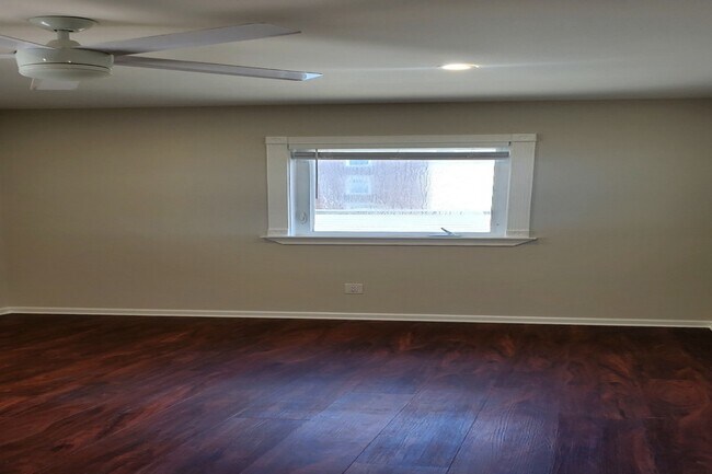 Building Photo - 2110 Summit Ave