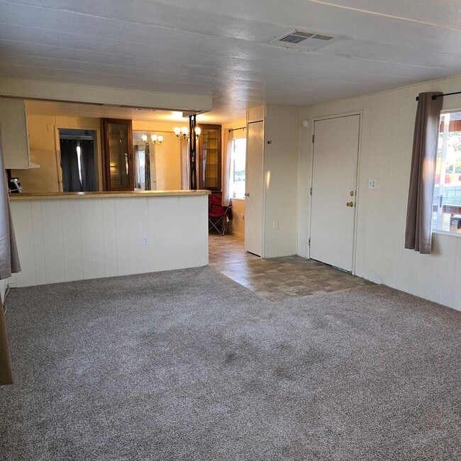 Building Photo - Benson single wide manufactured home with ...