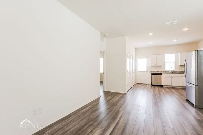 Building Photo - 5139 Firefly Hls