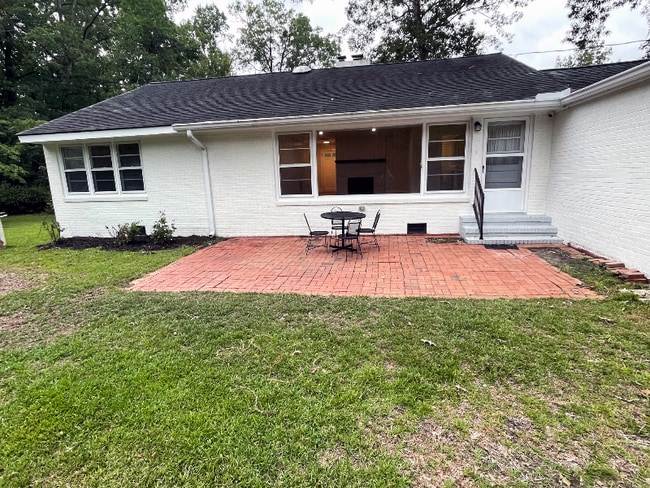 Building Photo - 657 Wildwood Rd