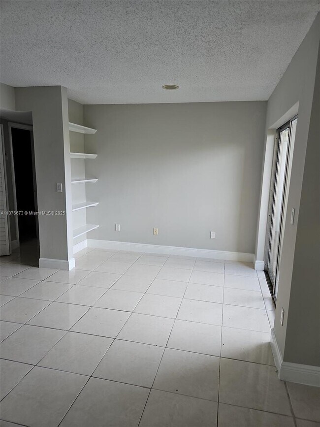 Building Photo - 1249 SW 46th Ave