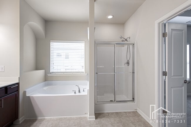 Building Photo - 332 Hardy Ives Ln