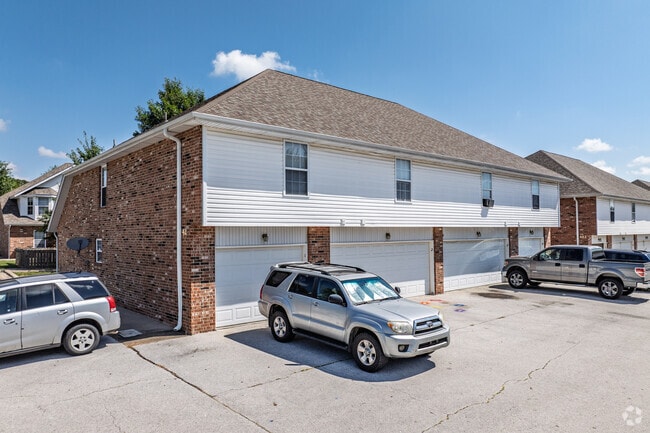 Building Photo - Spring Creek