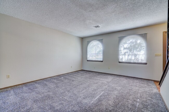 Building Photo - Discover Your New Home: 2-Bedroom Duplex A...