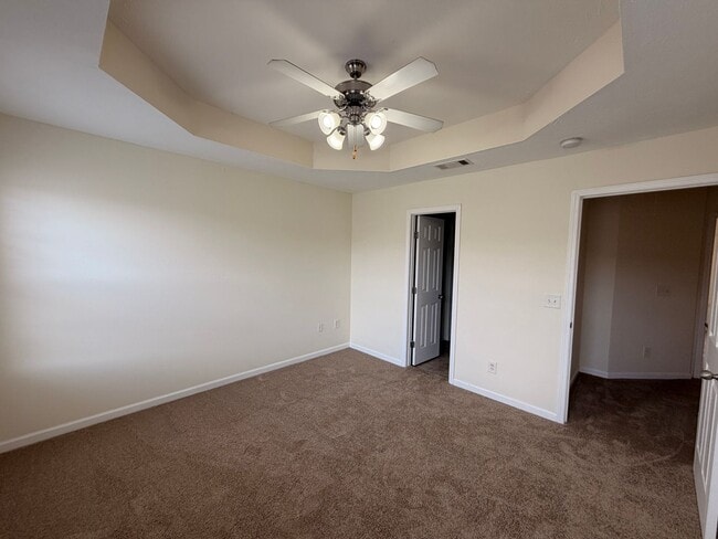 Building Photo - 6021 Cullen Dr