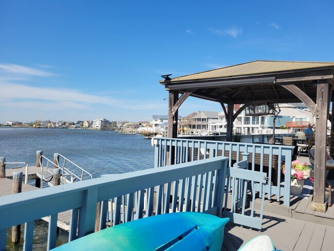 Building Photo - 8601 Fulton Ave