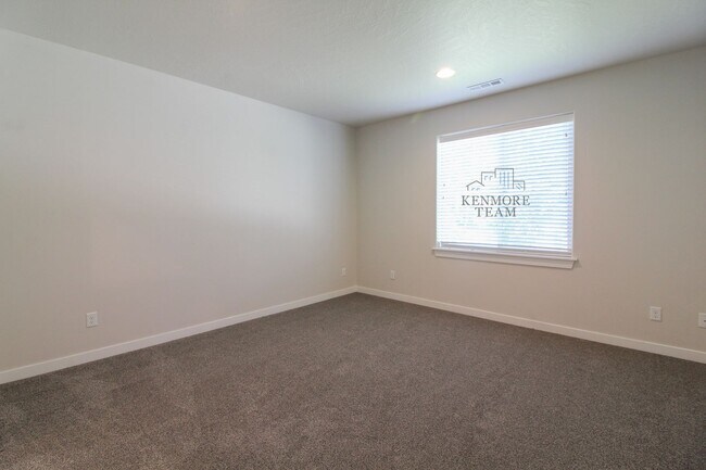Building Photo - 5038 W 28th Ave