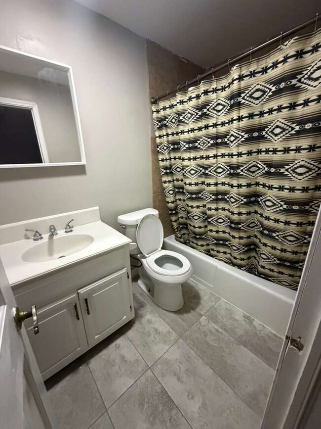 Building Photo - 1321 Court O