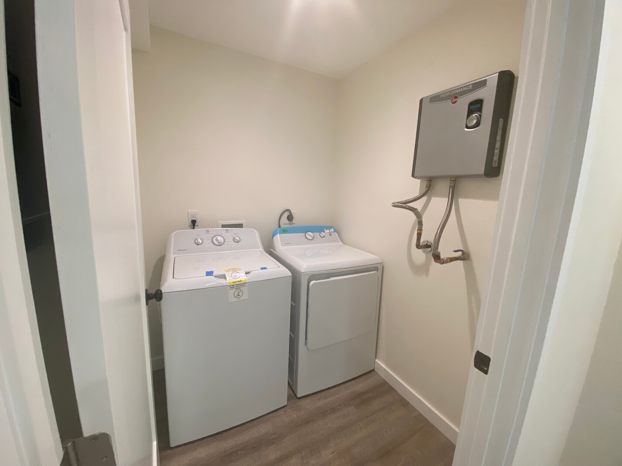 Laundry room - 1784 N 1st Ave