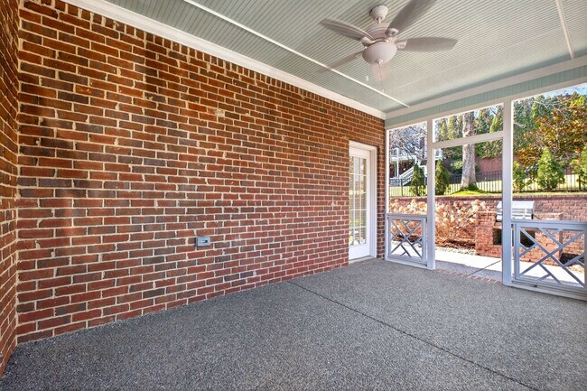 Building Photo - 6 Portrush Ct