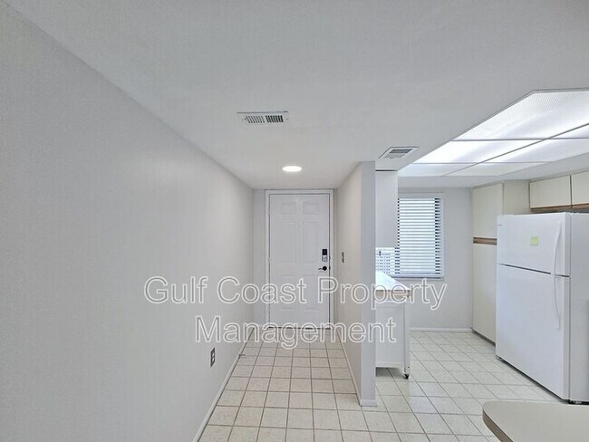 Building Photo - 7837 Eagle Creek Dr