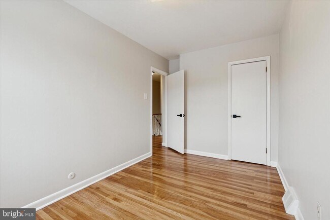 Building Photo - 228 Rock St