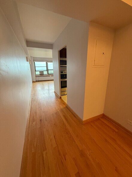 Building Photo - 4230 N Marine Dr