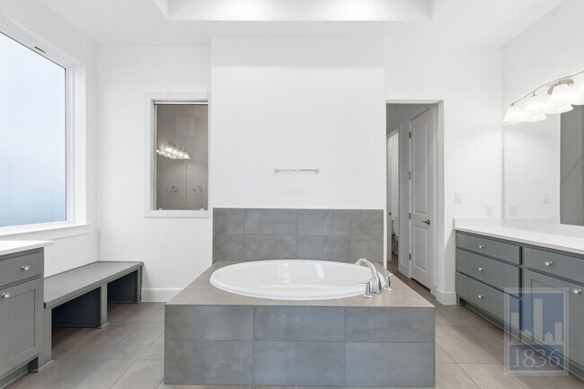 Building Photo - 1024 Siena Sunset Rd