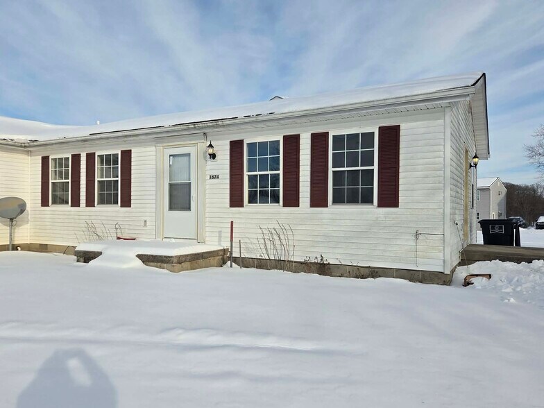 Building Photo - 1674 Ridgeview Ct