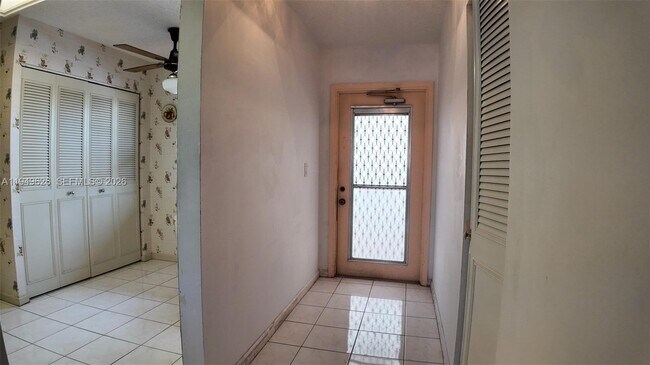 Building Photo - 7220 Lake Cir Dr