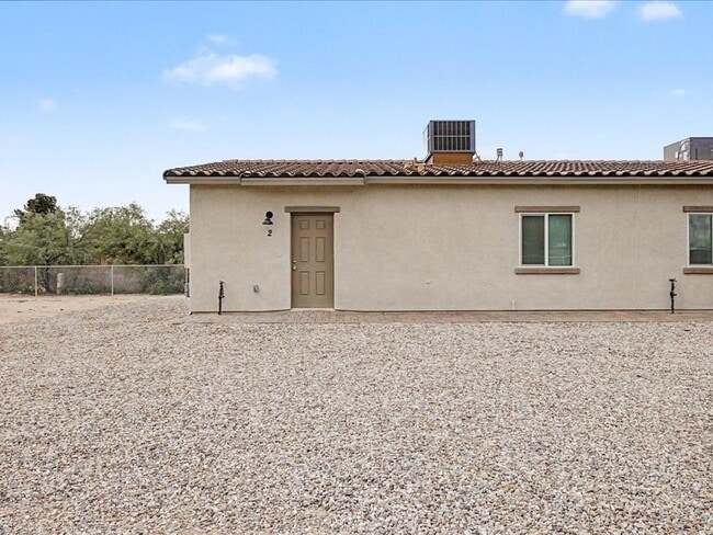 Building Photo - PRICE REDUCTION!  $500 OFF FIRST FULL MONTH'S RENT!