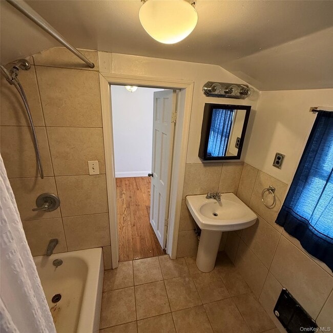 Building Photo - 31 Firwood Rd S