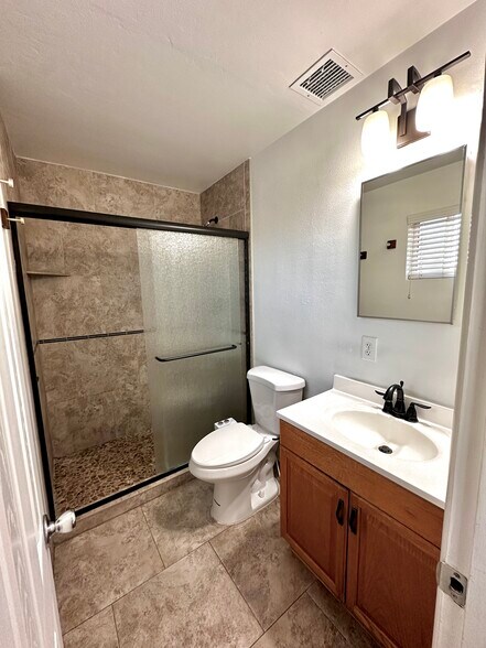 Building Photo - 1351 W 10th St