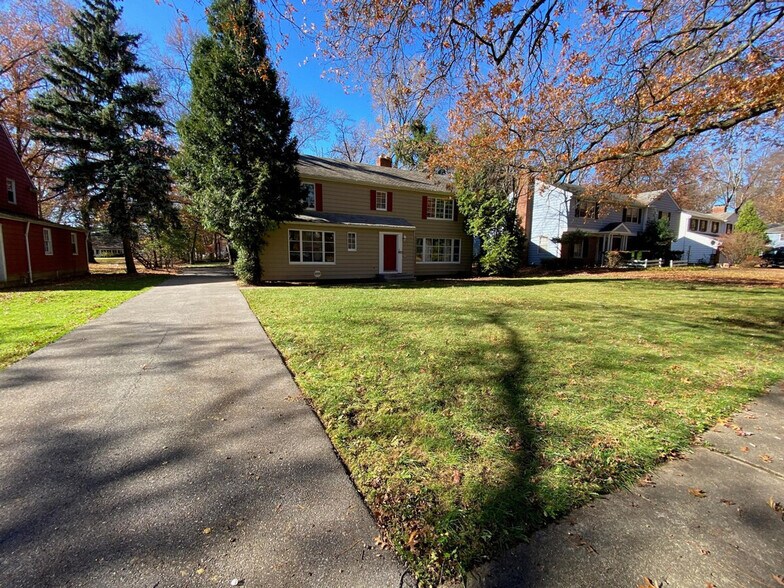 Building Photo - 15548 Brewster Rd