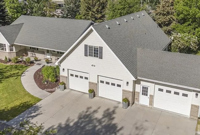 Primary Photo - 4 Bed 3 Bath home and shop in Rigby