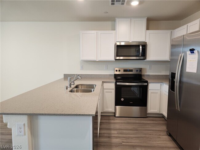 Building Photo - 6062 Lily Gdn St