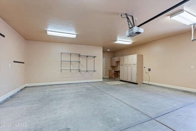 Building Photo - 10270 E Glenn St