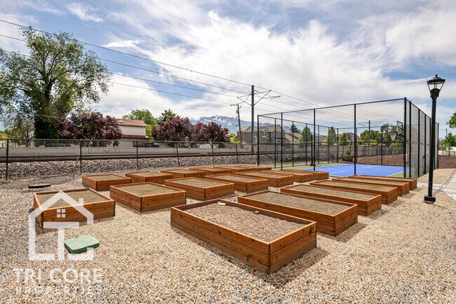 Building Photo - Sandy Luxury Townhomes