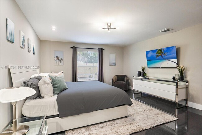 Building Photo - 1035 NW 48th St