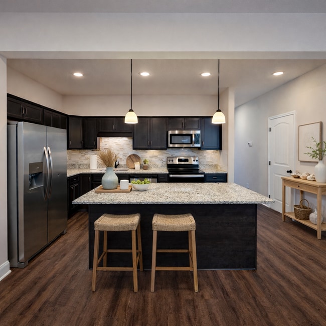 Building Photo - Modern 3 Bedroom Townhome in Prime Location