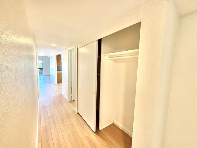 Building Photo - AVAILABLE NOW: BIG College Area Townhome 4bd/2.5ba HUGE garage, AC, pool, W/D