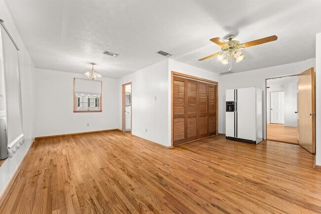 Building Photo - 2534 Harris Blvd