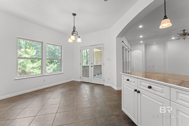 Building Photo - 219 Ridgewood Dr