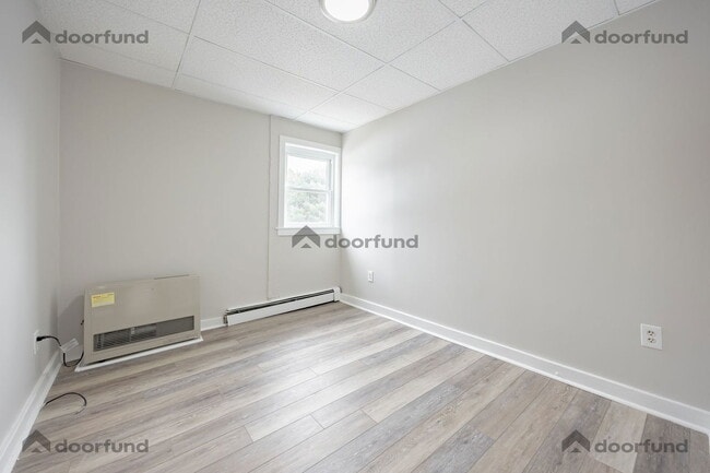 Building Photo - 4 Balloon Landing