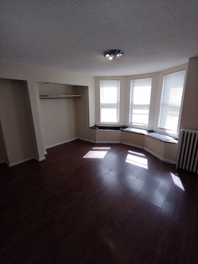 Building Photo - Prime East Kennsington