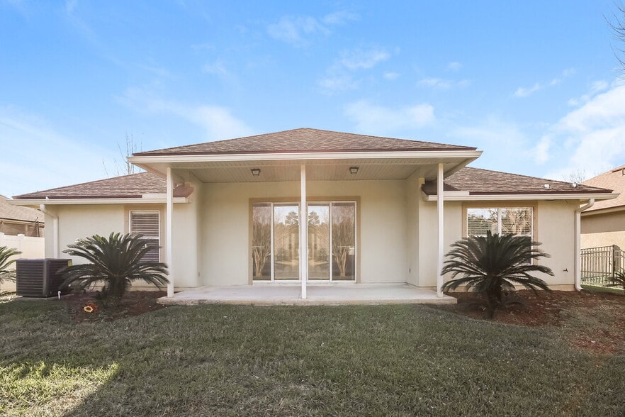 Building Photo - 136 Linda Lake Ln