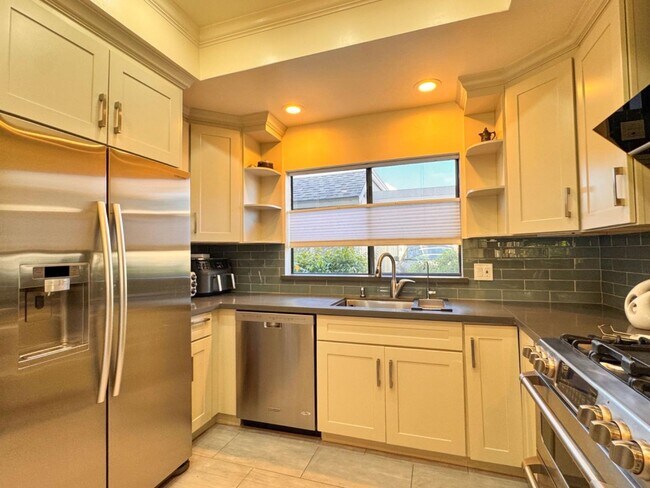 Building Photo - 838 Andromeda Ln