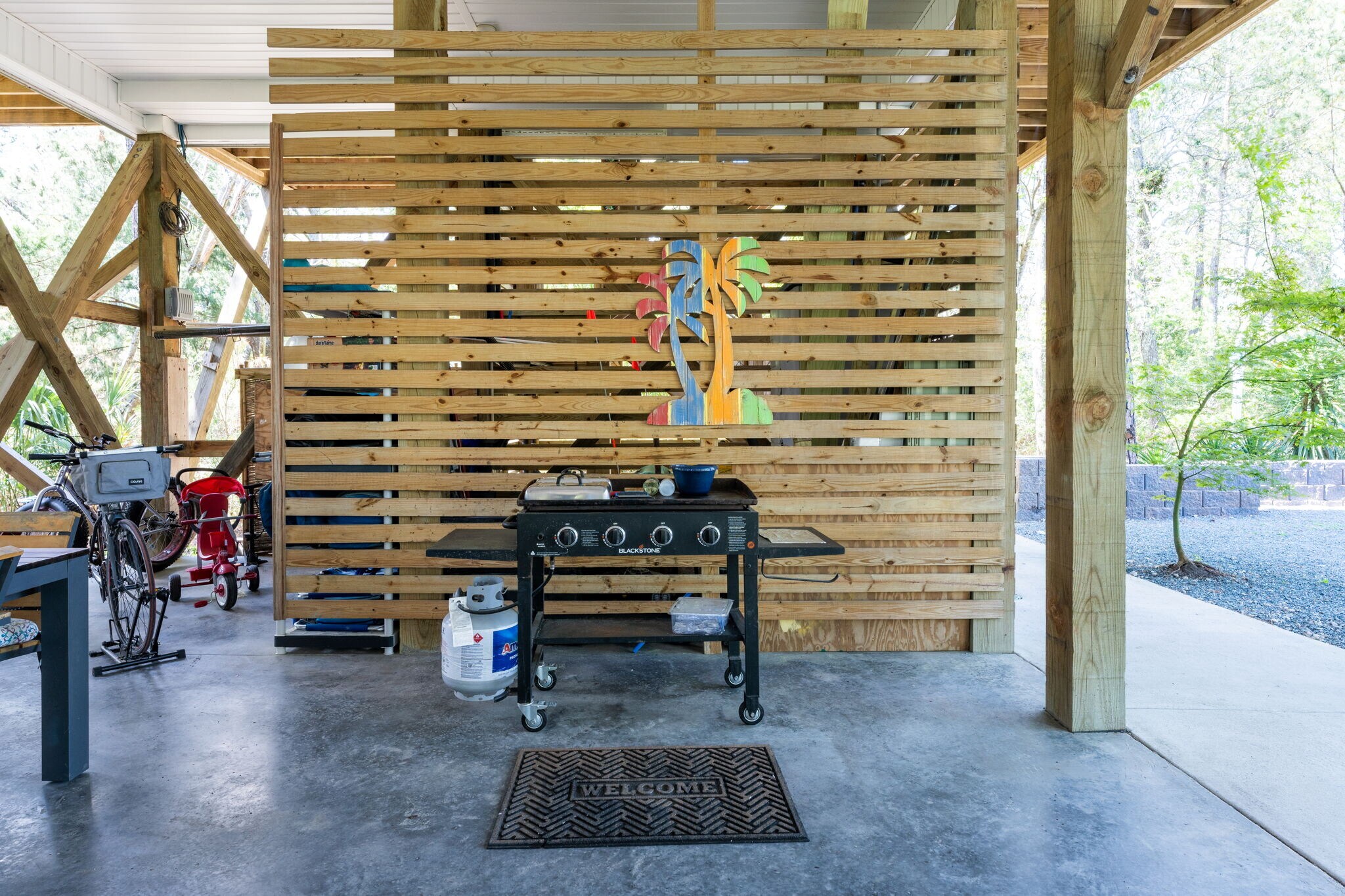 Building Photo - 211 Lewis Dr